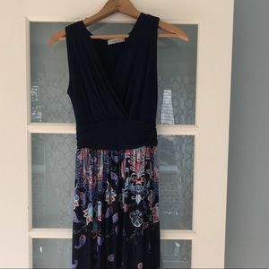 Gilli maternity and nursing maxi dress XS